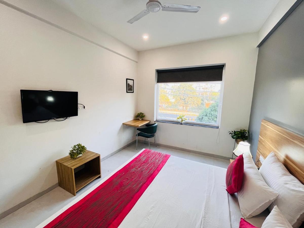 Infinity Stays Sector 45 - Couple Friendly Hotel 3*