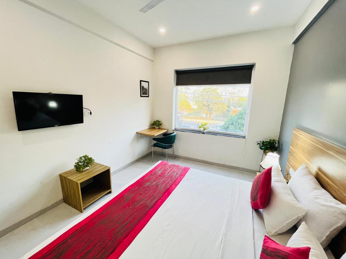 Infinity Stays Sector 45 - Couple Friendly 3* Gurgaon