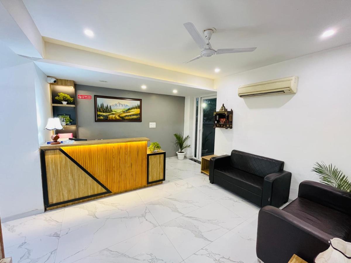 Infinity Stays Sector 45 - Couple Friendly 3* Gurgaon