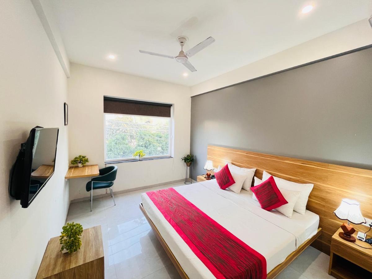 Infinity Stays Sector 45 - Couple Friendly Hotel Gurgaon
