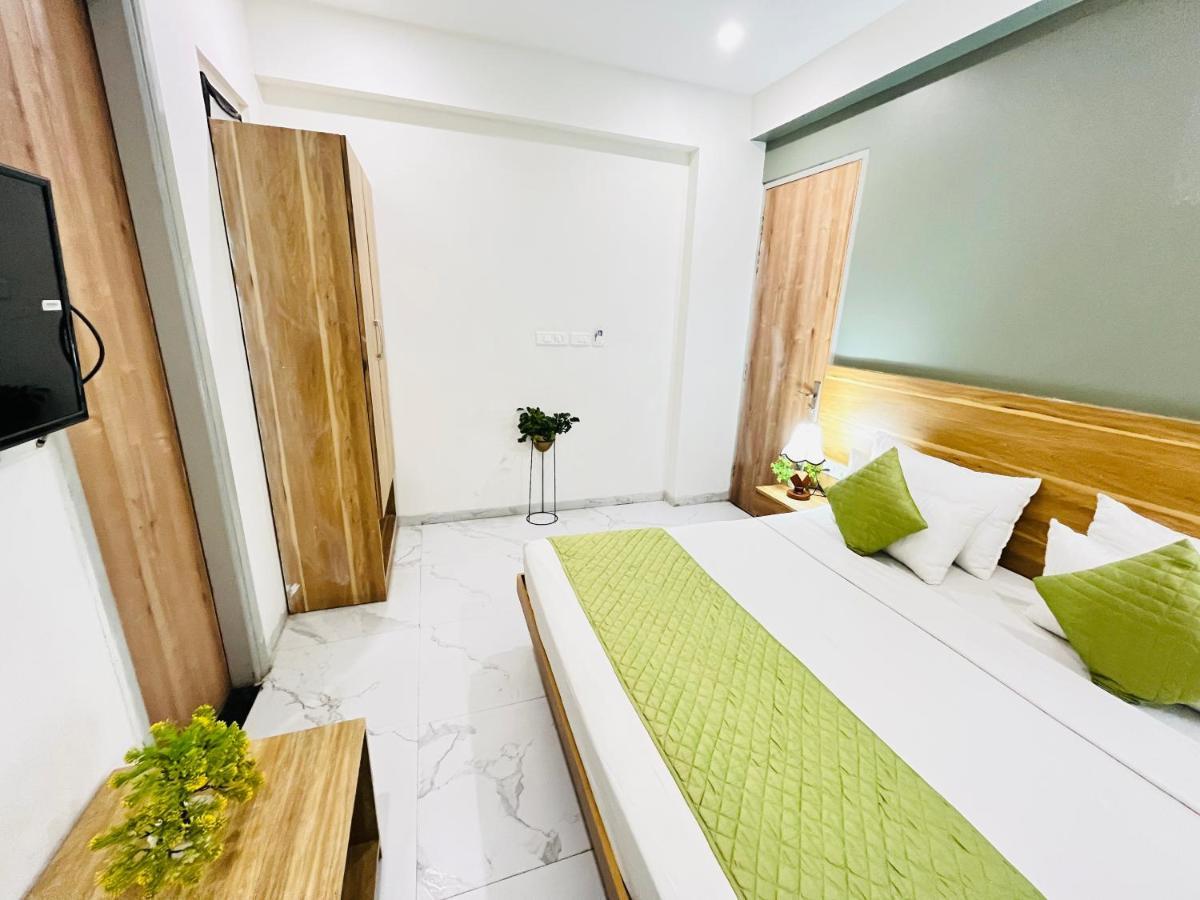 Infinity Stays Sector 45 - Couple Friendly Hotel 3*