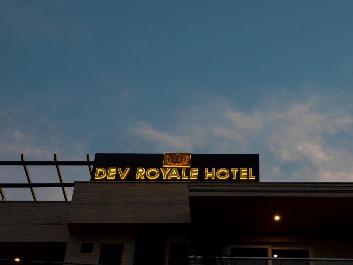 Hotel Dev Royale