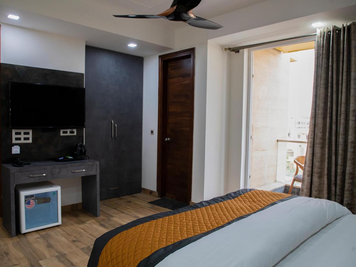 Dev Royale Hotel Gurgaon
