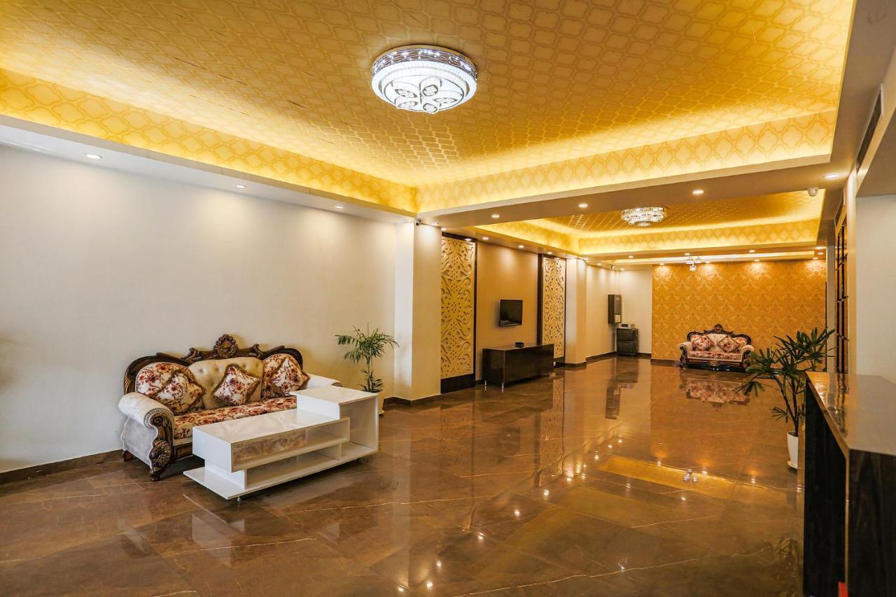 Fabexpress Kapashera Residency Hotel