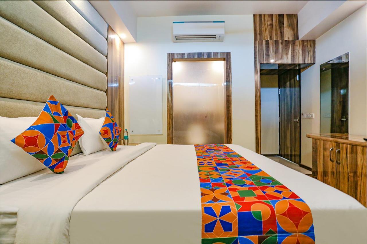 Hotel Fabexpress Kapashera Residency 3*