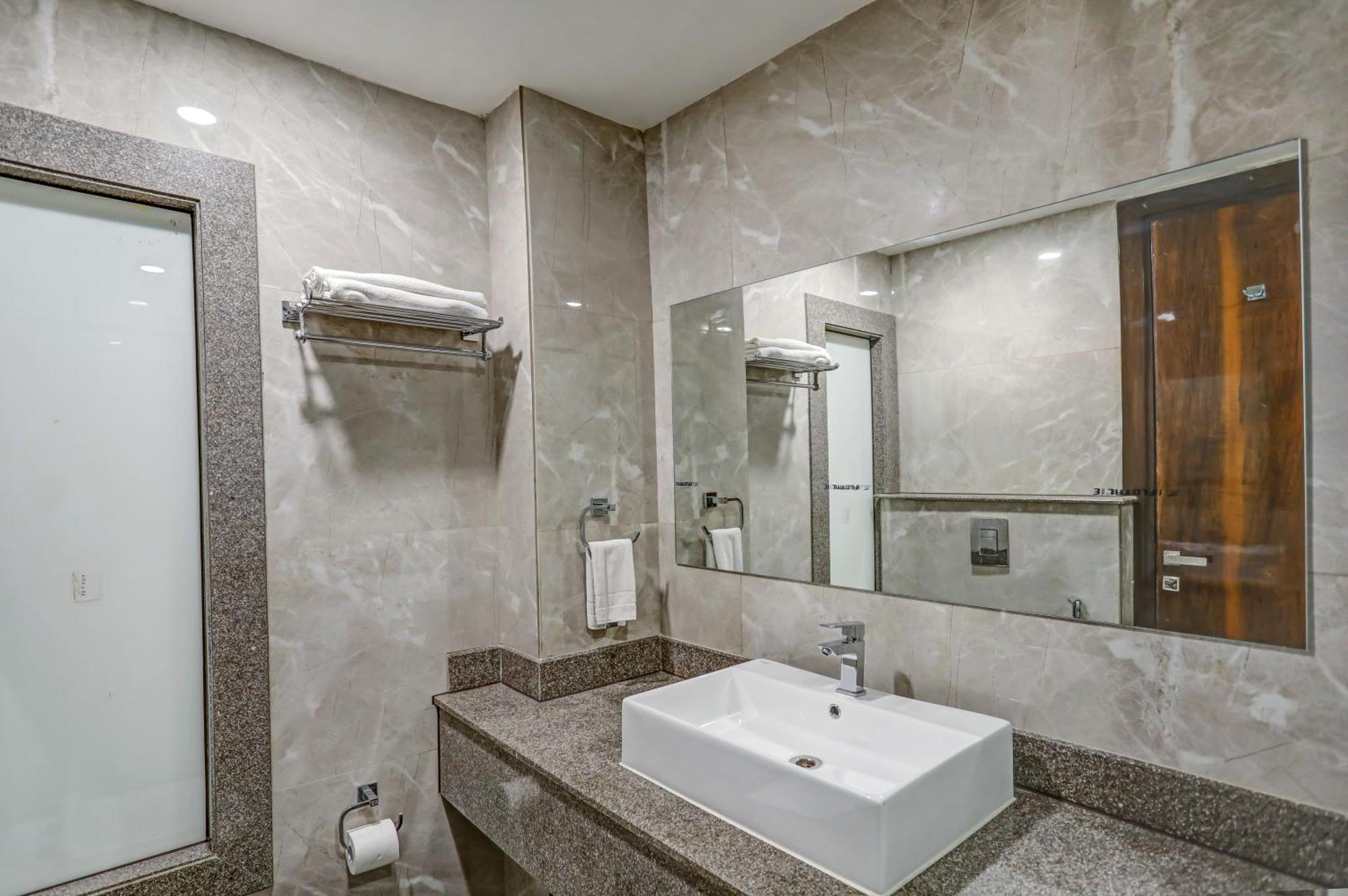 Windsor Castle Premier Cyber Gurgaon