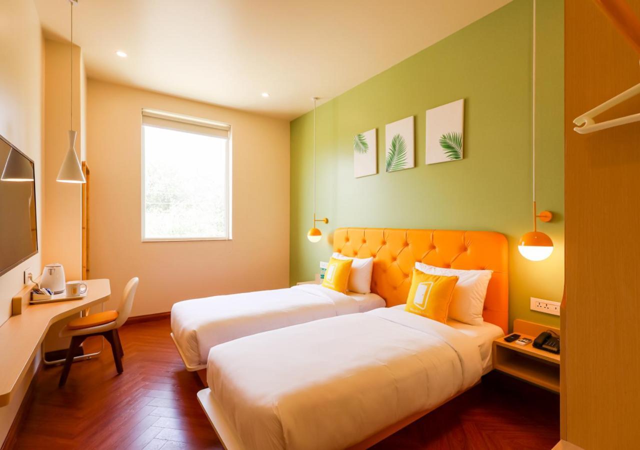 Hotel Bloom - Golf Course Road, Sector 43 Gurgaon
