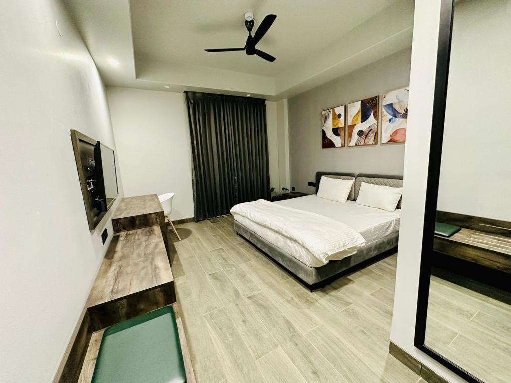Mod Avenue Hotel Gurgaon