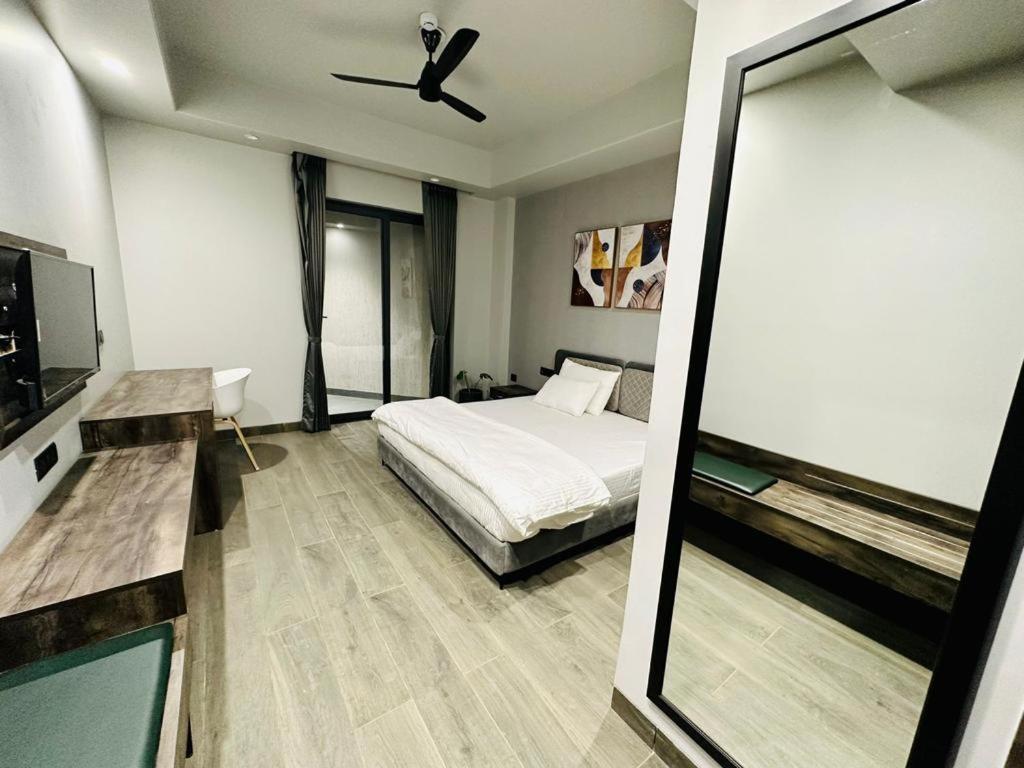 Mod Avenue 3*
