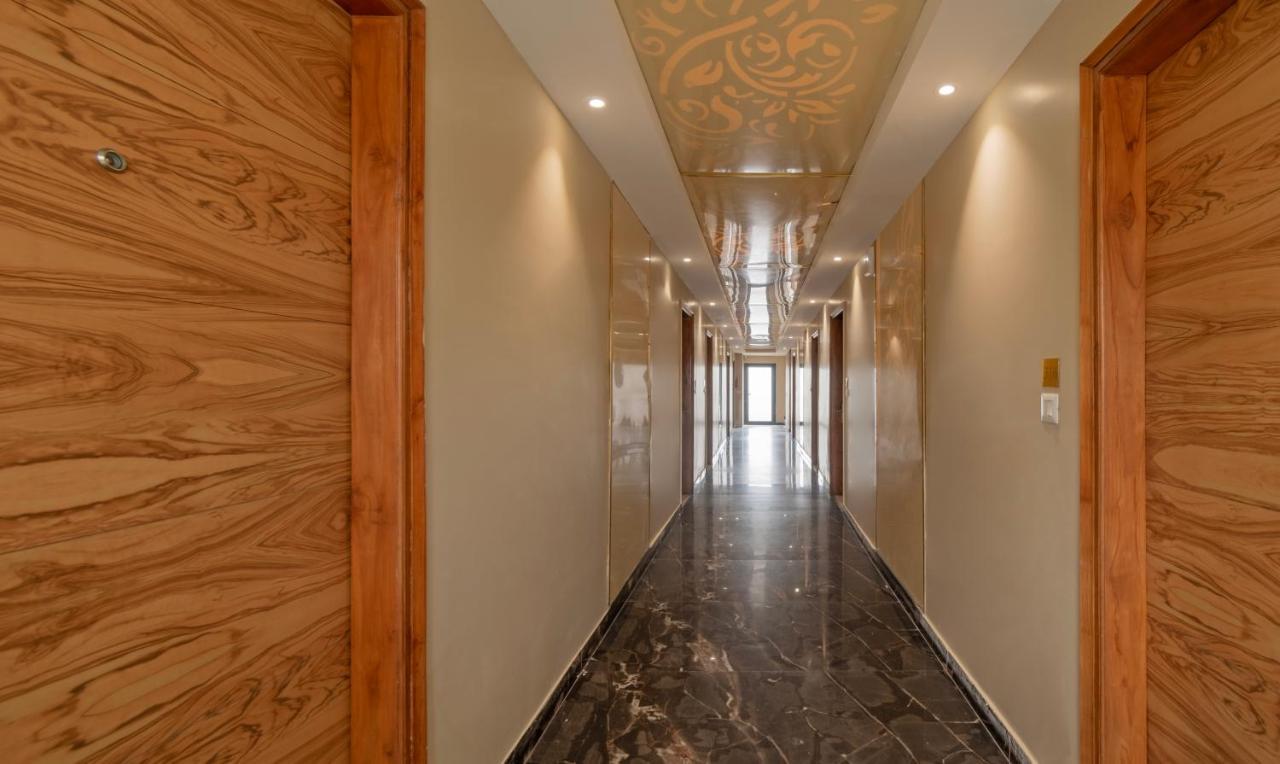 Hotel Treebo Trend Mr J - Sec 51 Gurgaon