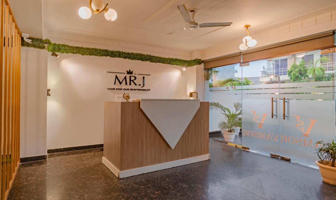 Treebo Trend Mr J - Sec 51 Hotel 3*