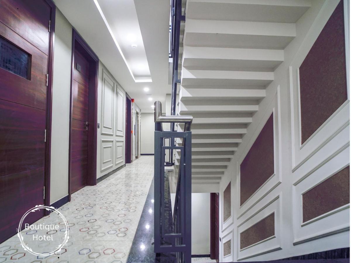 Hotel Saltstayz Select - Golf Course Road & Sector 57 4*