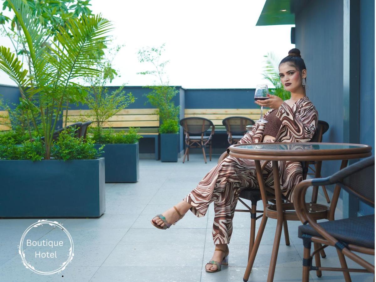 Saltstayz Select - Golf Course Road & Sector 57 Hotel Gurgaon