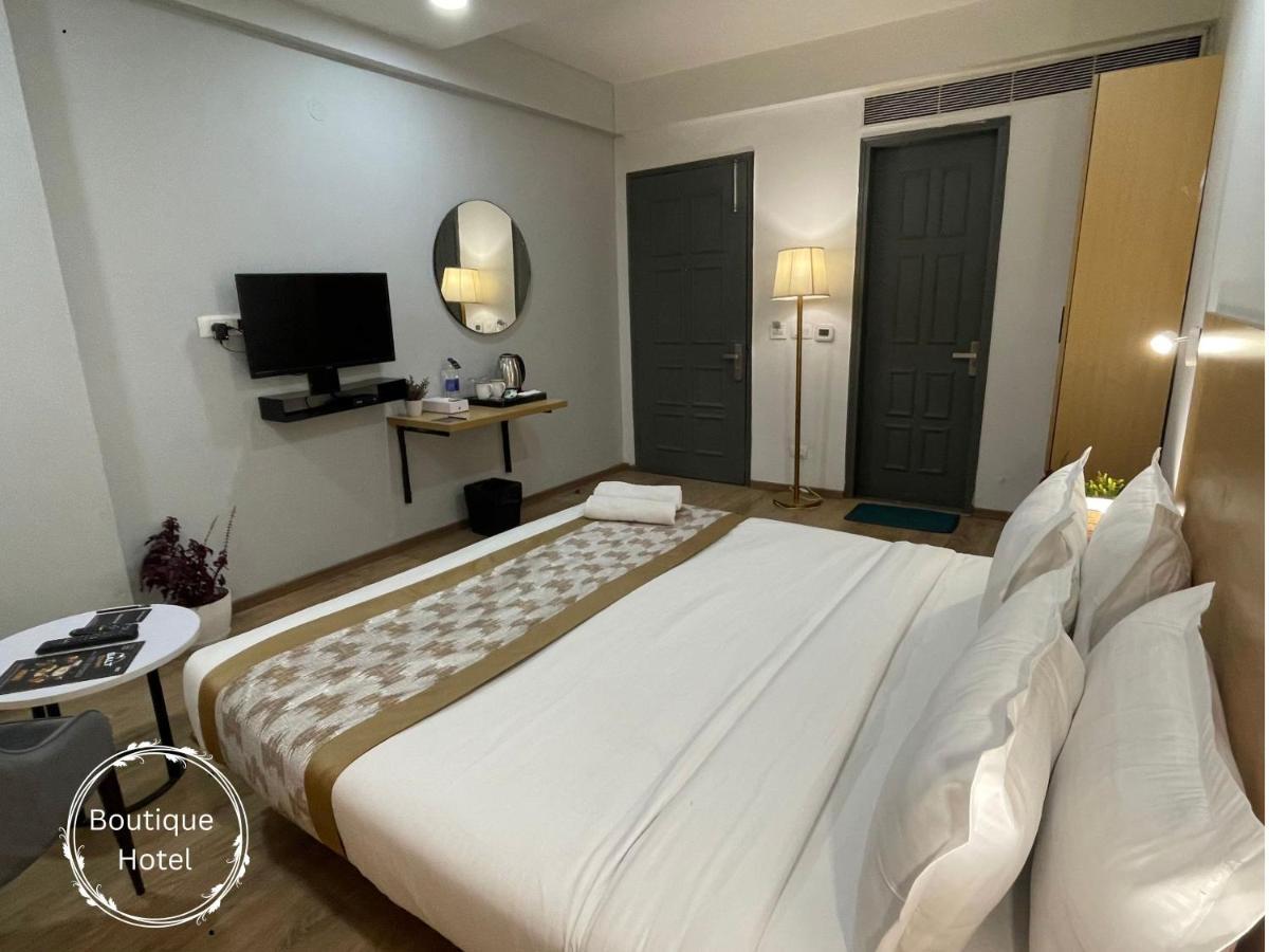 Hotel Saltstayz Sector 39- Near Rajiv Chowk & Sohna Road 3*
