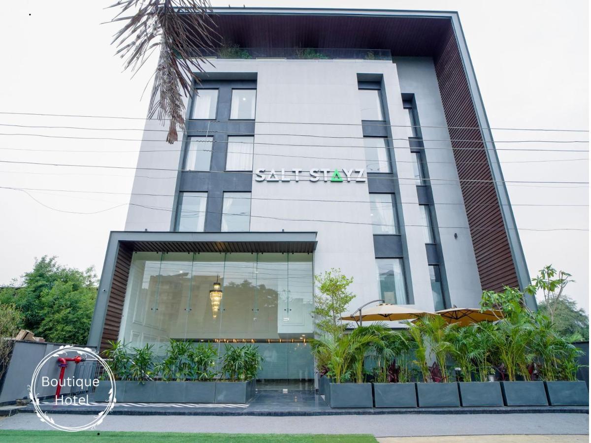 Hotel Saltstayz Select - Golf Course Road & Sector 57 4*