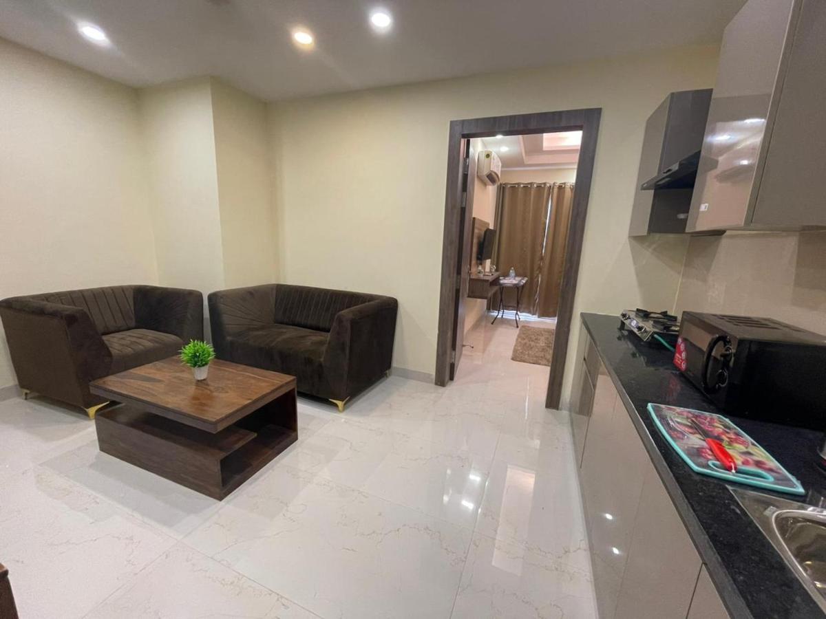 Limewood Stay-gold 1 Bhk Artemis Hospital