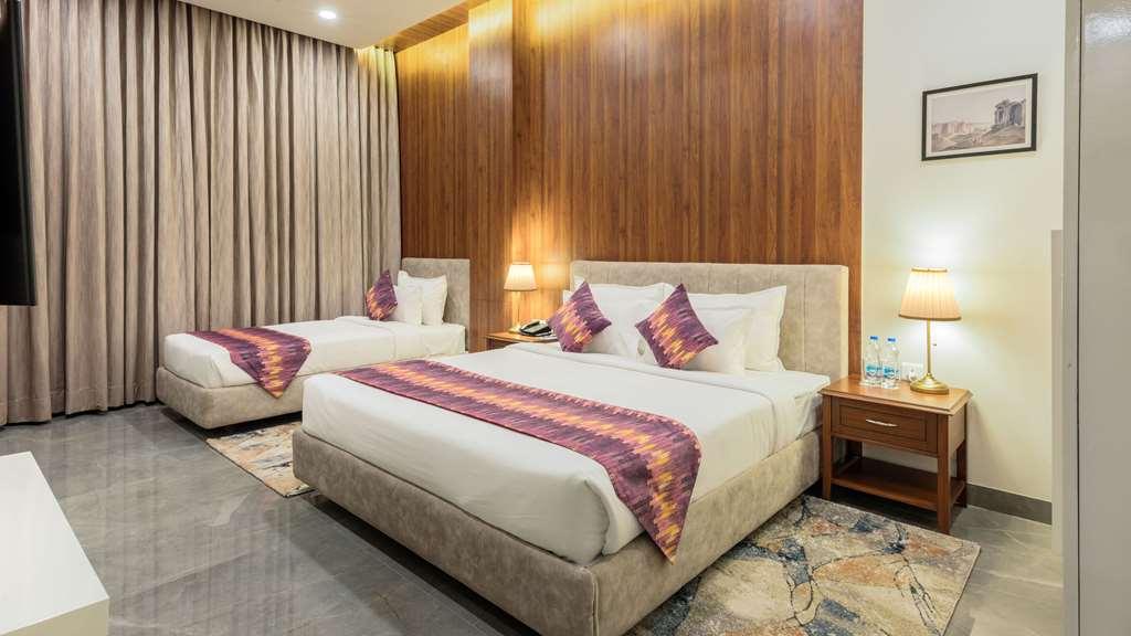 Hotel Comfort Dhaliwals, 3*