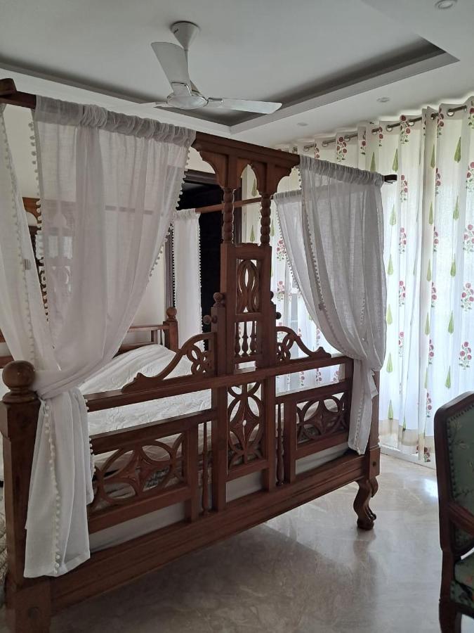 Sukoon House For Couple And Females Only Gurgaon