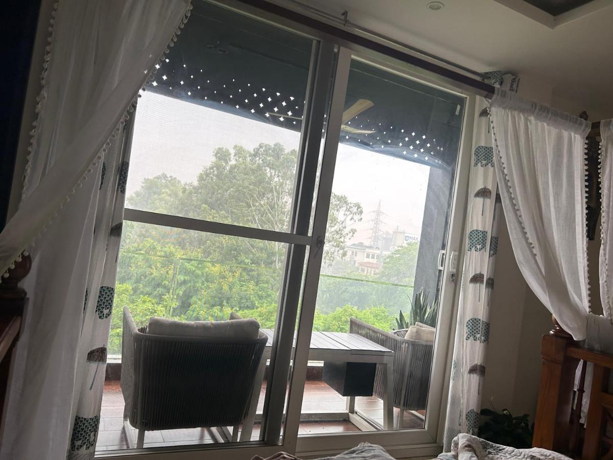 Sukoon House For Couple And Females Only Gurgaon