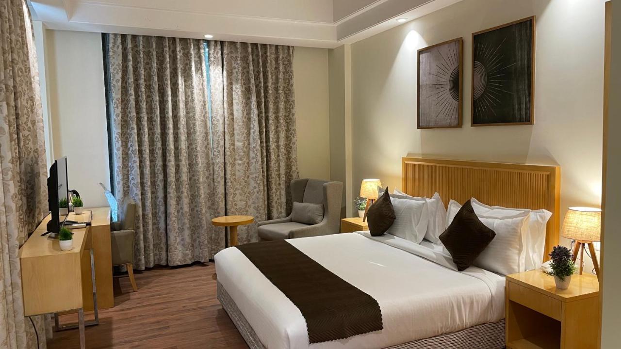 Hotel Saltstayz Select - Galleria Market & Golf Course Road Gurgaon
