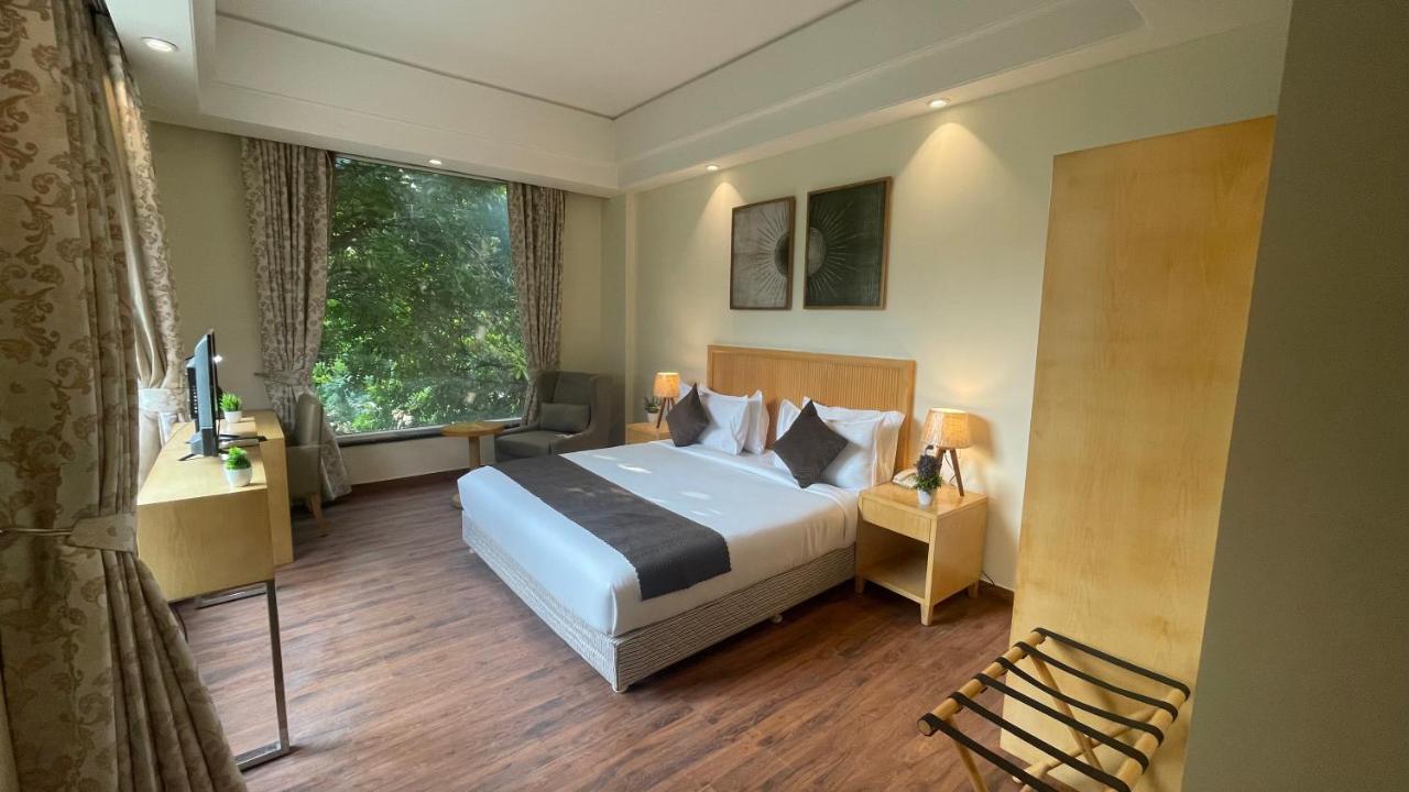 Hotel Saltstayz Select - Galleria Market & Golf Course Road