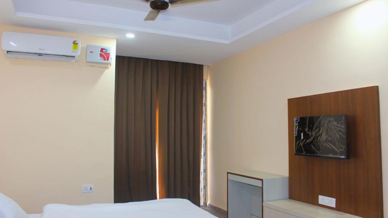 Hotel Wedlock Premium Gurgaon