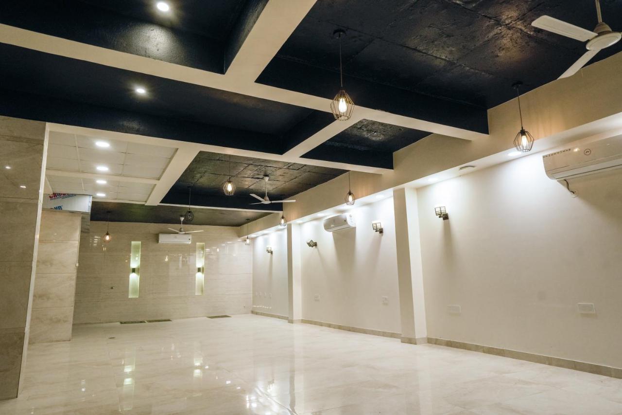 Maharaja Palace Boutique Near Medanta Medicity Hotel