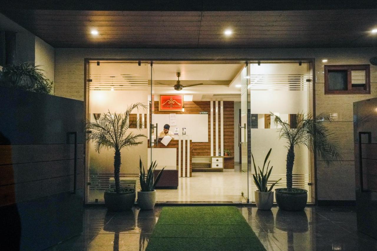 Maharaja Palace Boutique Near Medanta Medicity Hotel Gurgaon