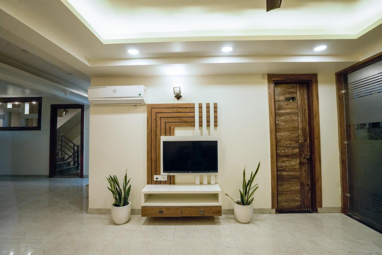 Maharaja Palace Boutique Near Medanta Medicity Hotel 3*