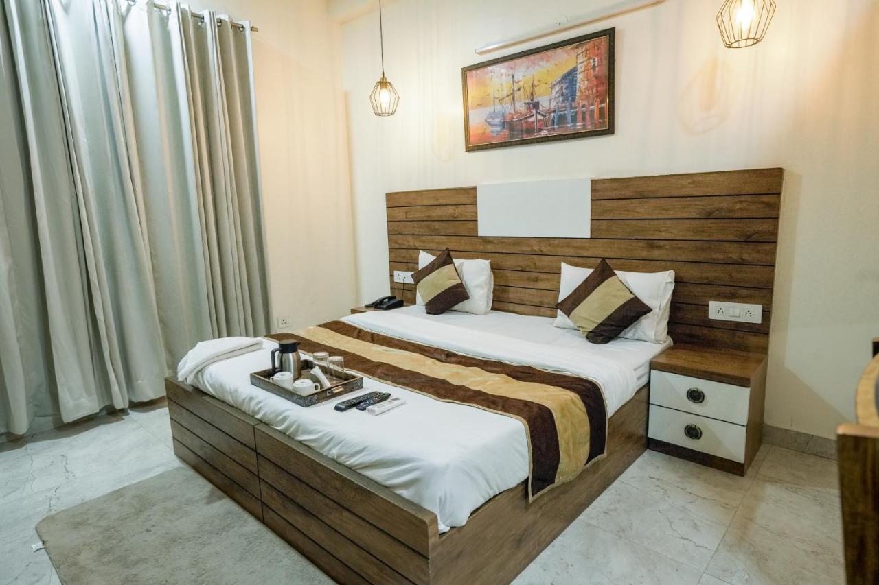 Maharaja Palace Boutique Near Medanta Medicity Hotel 3*