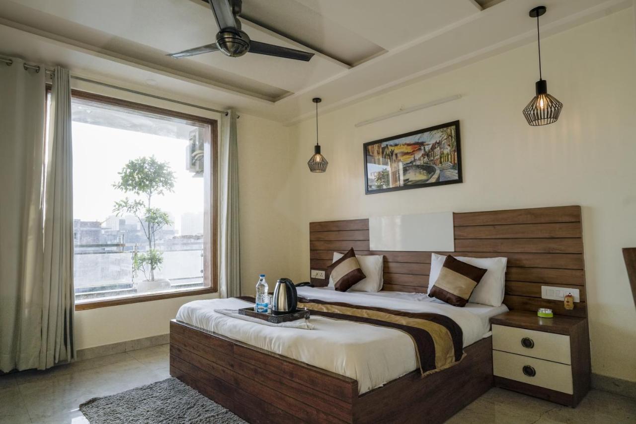 Maharaja Palace Boutique Near Medanta Medicity 3*