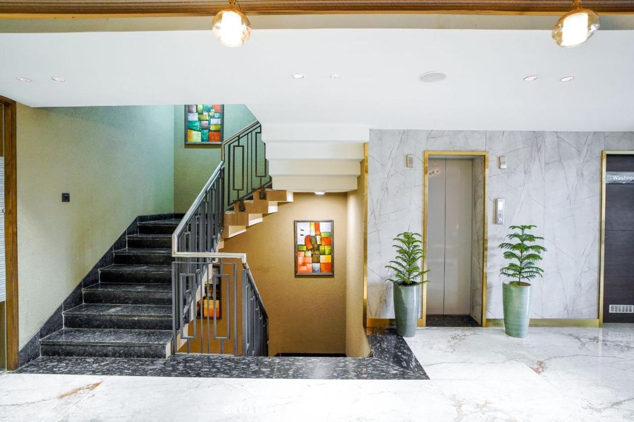 Saltstayz Premier - Cyber Hub 4* Gurgaon