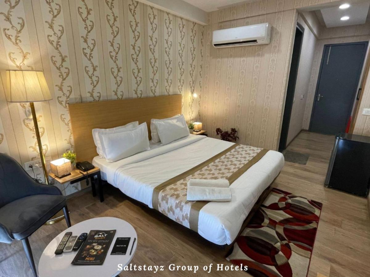 Saltstayz Sector 46 - Sohna Road And Near Paras Hospital Hotel
