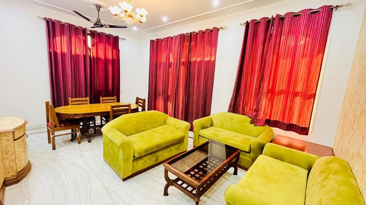 Hotel Starline Sector 28 3*
