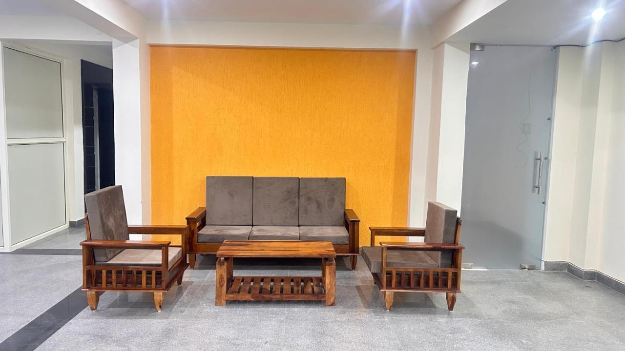 Lime Tree Service - Medanta Medicity, Hotel