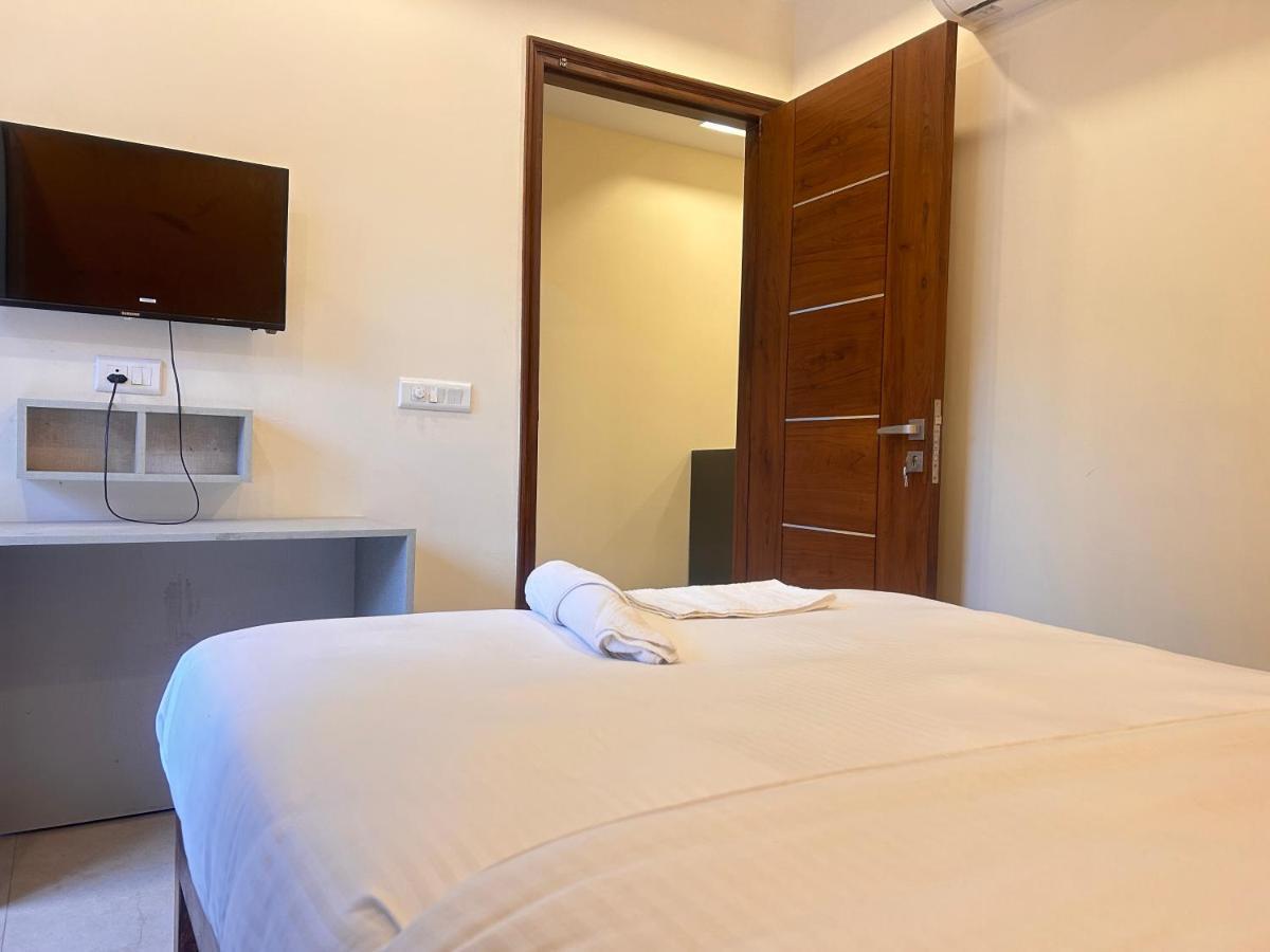 Hotel Lime Tree Service - Medanta Medicity, Gurgaon