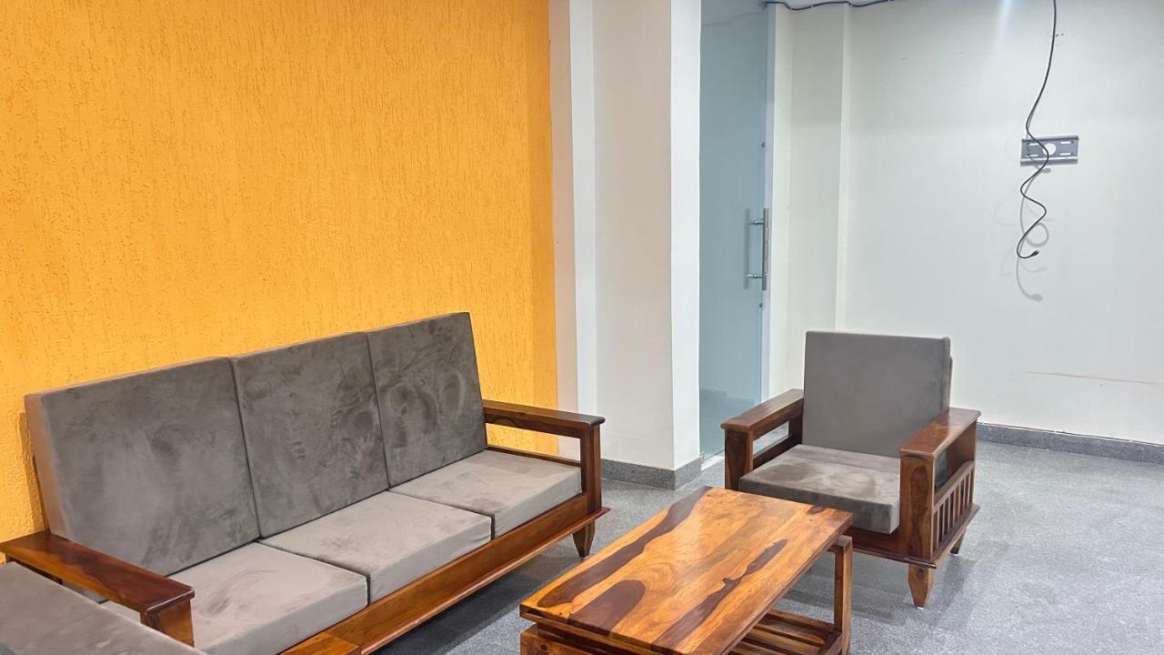 Lime Tree Service - Medanta Medicity, Hotel 3*