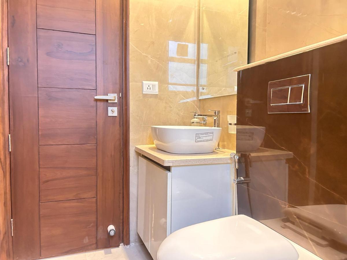 Lime Tree Service - Medanta Medicity, Hotel