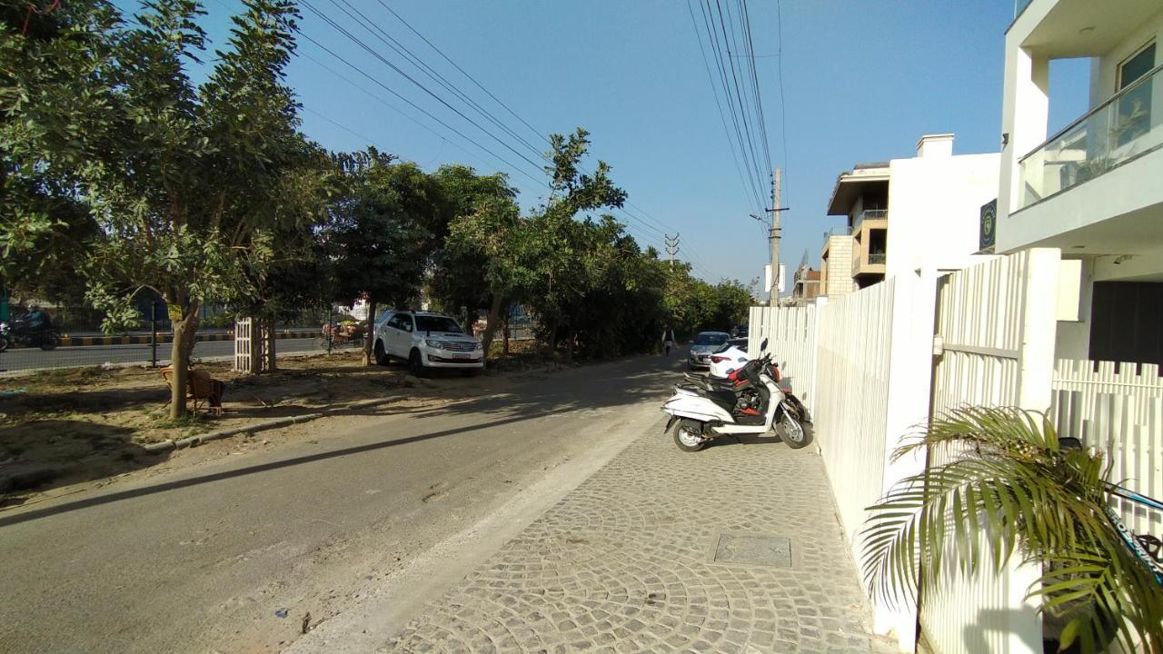 Hotel Saltstayz Sector 52 - Ardee Mall Gurgaon