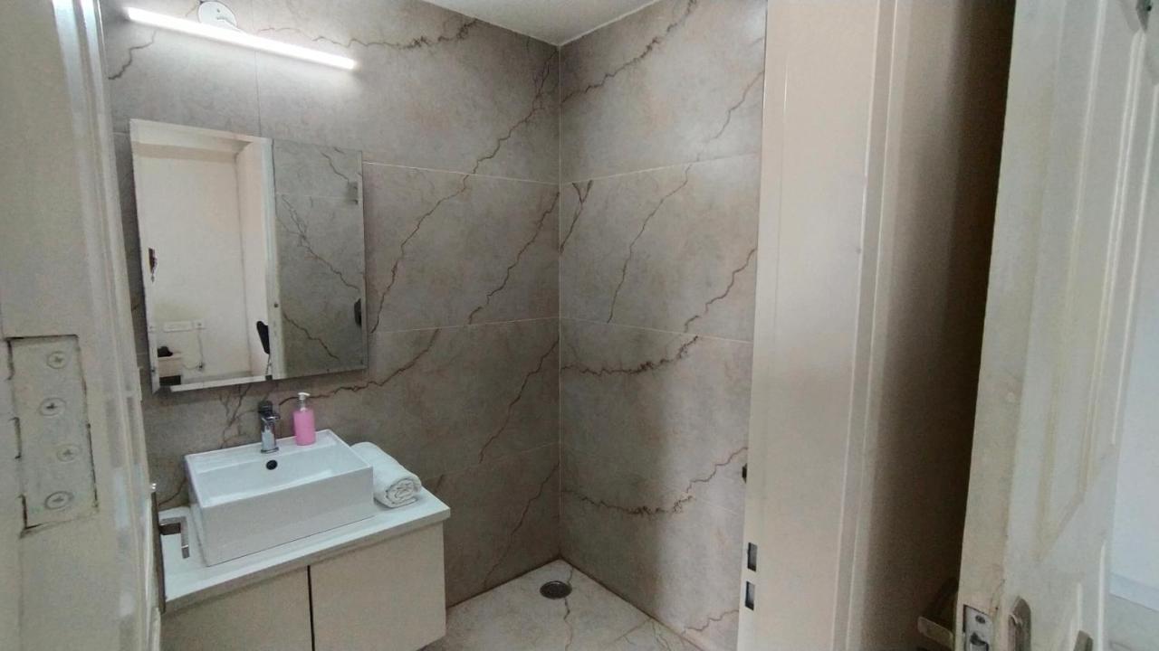 Saltstayz Sector 52 - Ardee Mall 3*