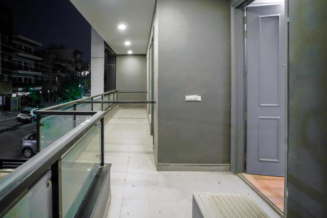 Saltstayz Express - Golf Course Road & Dlf Phase-1 4*