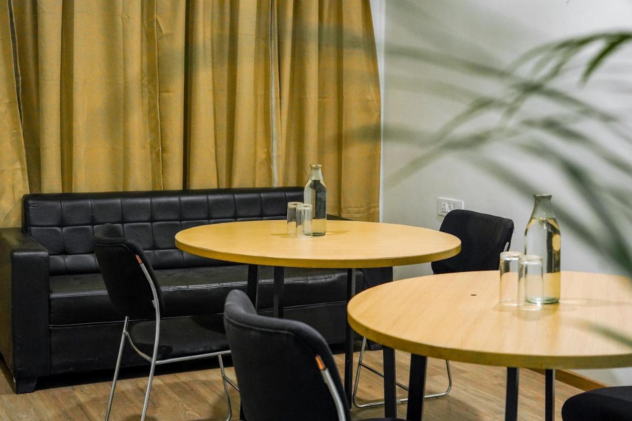 Hotel Saltstayz Sector 52 - Ardee Mall Gurgaon