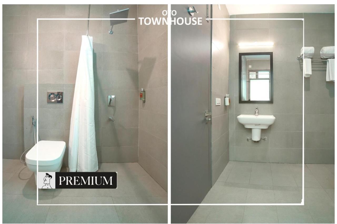 Oyo Townhouse 120 Shushant Lok Hotel 3*