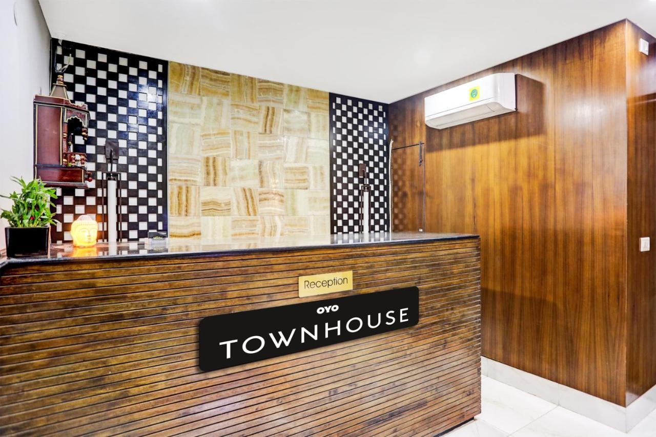 Hotel Townhouse 1184 N Huda Center Gurgaon