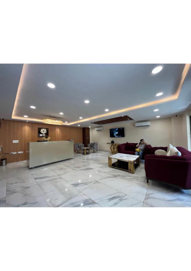 Hotel The Azure Gurgaon