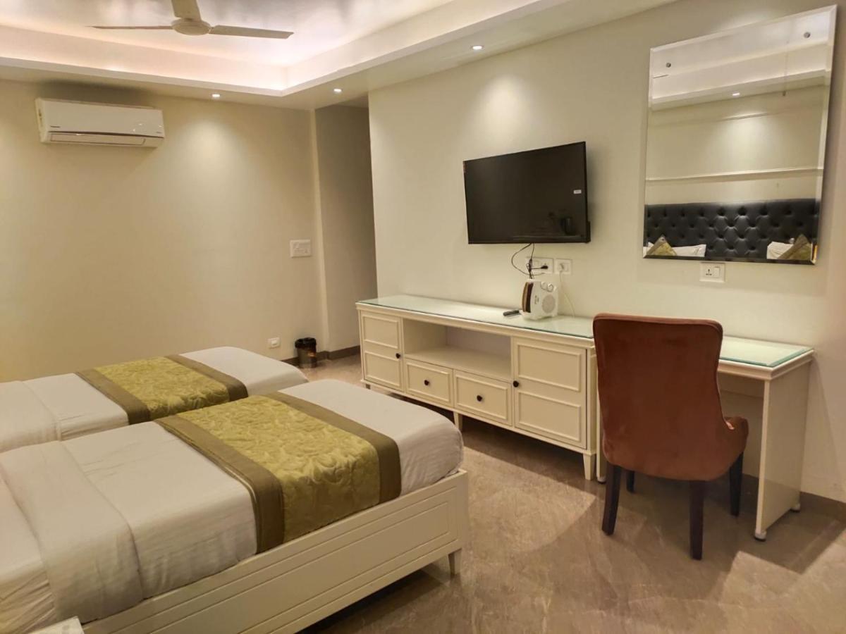 The Heritage 3*