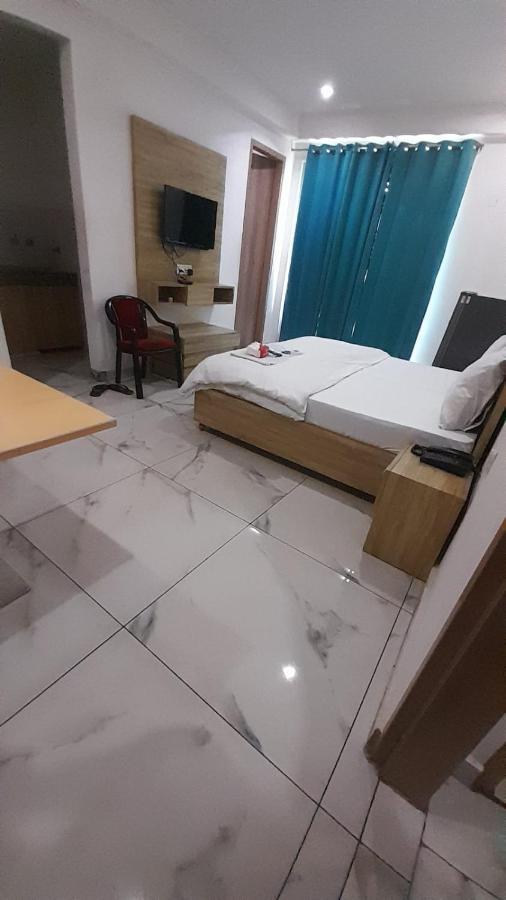 Akshay Dream Hotel *