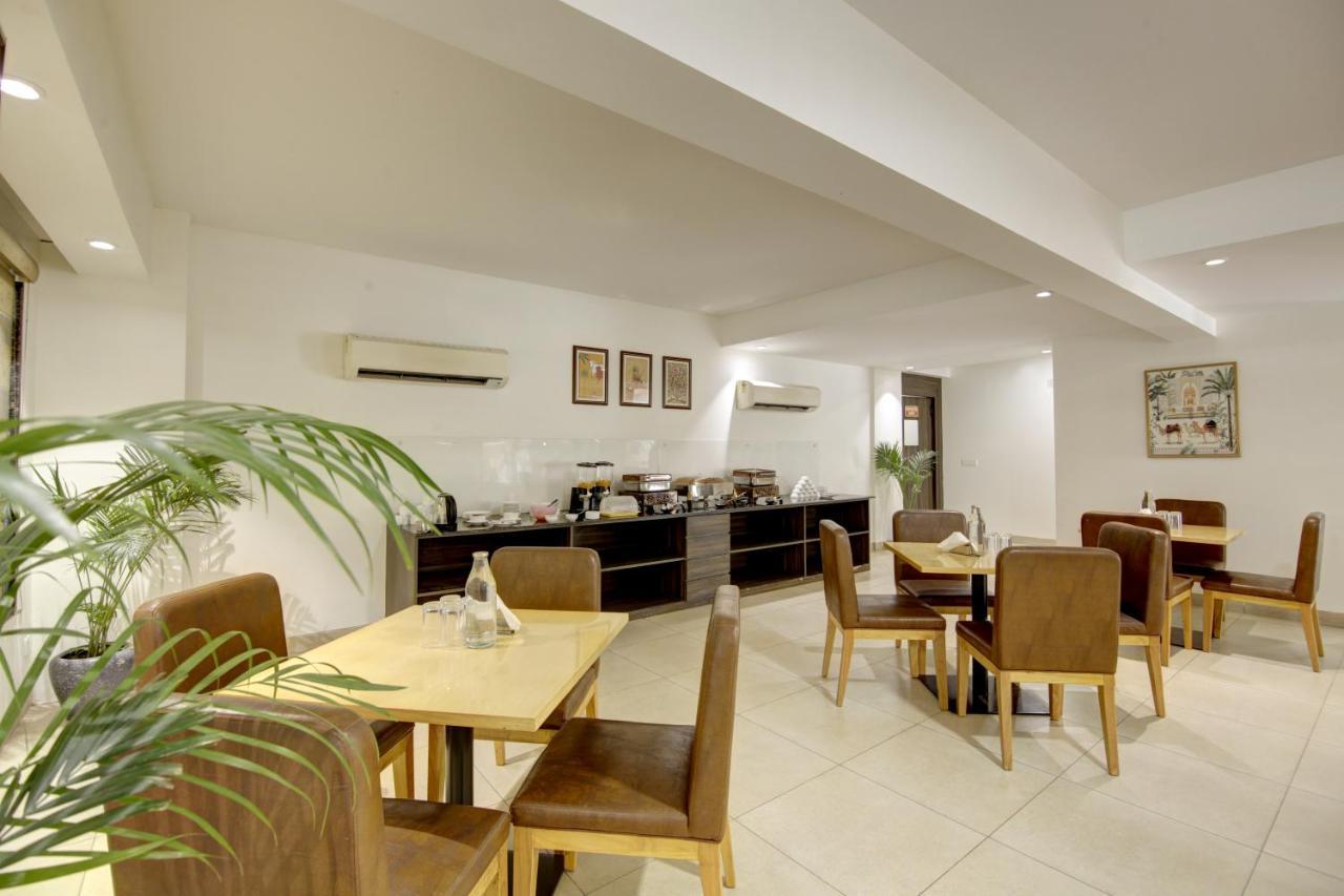Saltstayz Select - Galleria Market & Golf Course Road Hotel Gurgaon