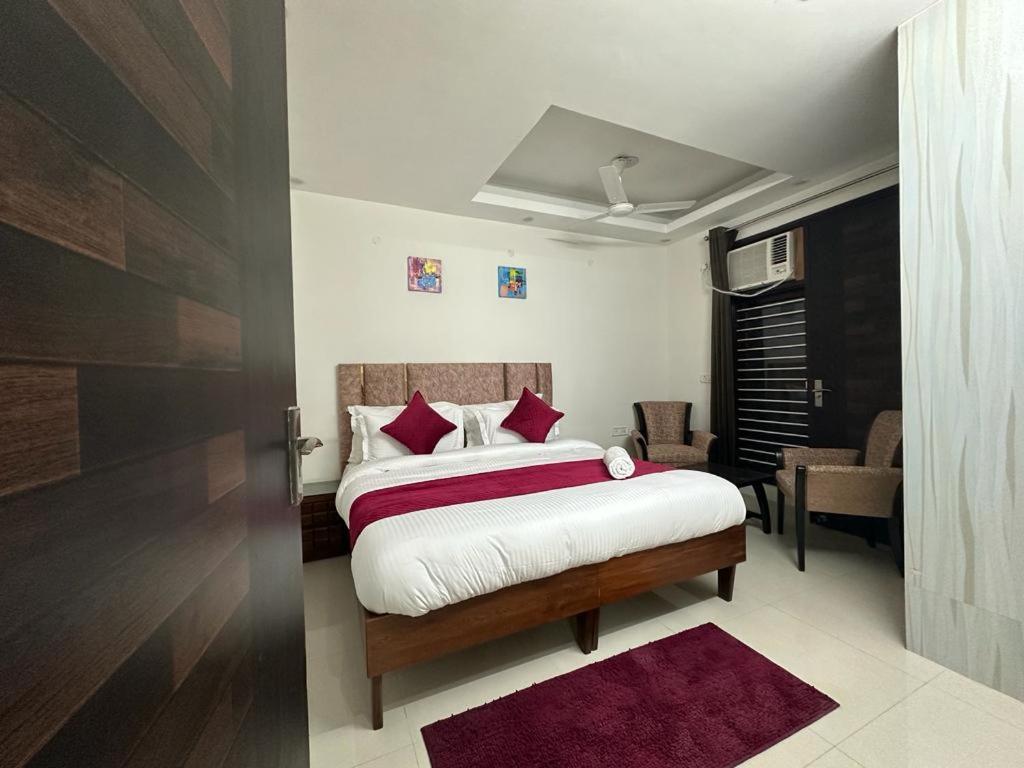 Plum Tree Hotel Gurgaon