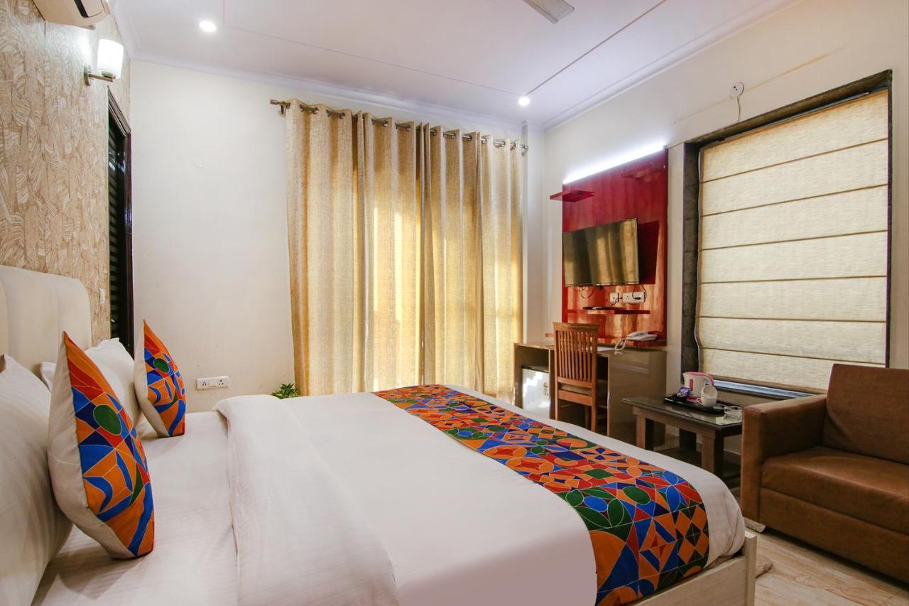 Homefort - Sector 45 Near Cyber Park & Artemis Hospital Hotel Gurgaon